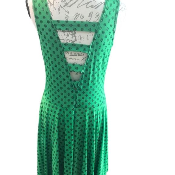Green Dress with Black Dots Size Medium - Picture 3 of 8